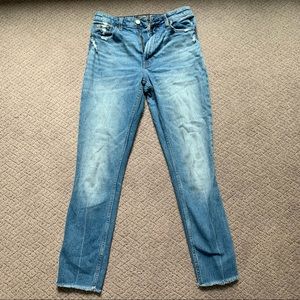 LIKE NEW ABERCROMBIE HIGH RISE SLIM JEANS